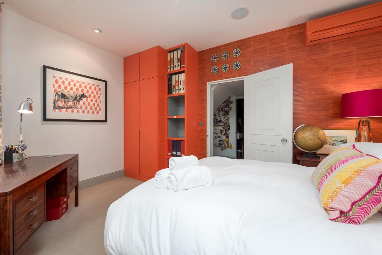 Classic Hammersmith By Ravenscourt Park By Underthedoormat London